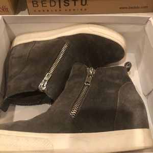 Size 7.5 Grey wedges